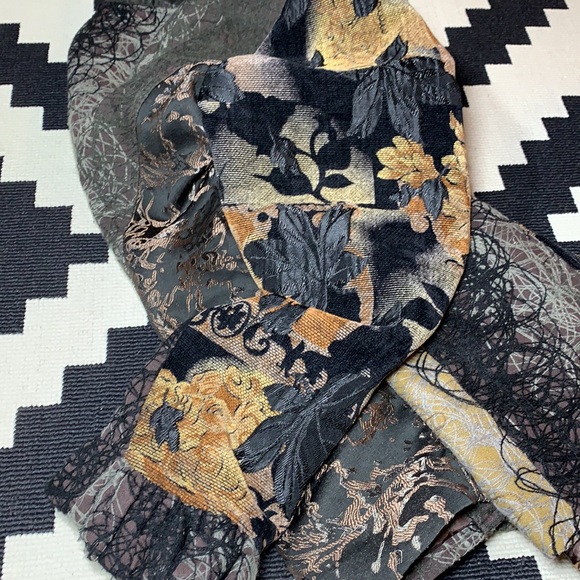 Fab, patterned, tapestry, ruffle coat!! - Picture 14 of 14